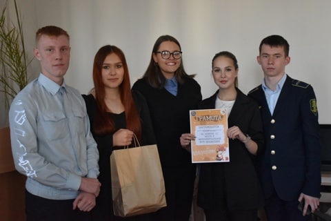 Студенты ЧТЖТ соревновались в интеллектуальной игре "Brainstorm"