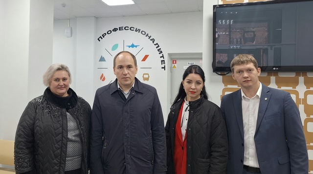 2 ноября с рабочим визитом СКТиС посетил помощник депутата государственной думы С. Ю. Тена Андрей Бобровских