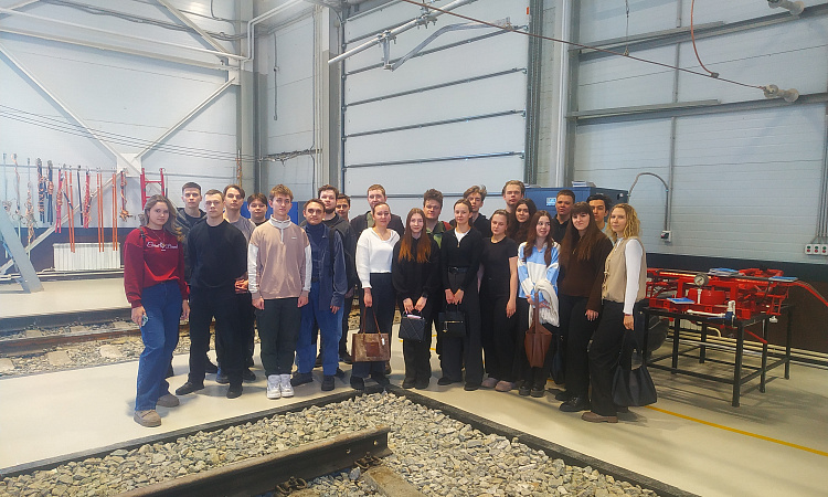 Практические занятия для студентов ЗабИЖТ прошли на базе учебно-тренировочного полигона