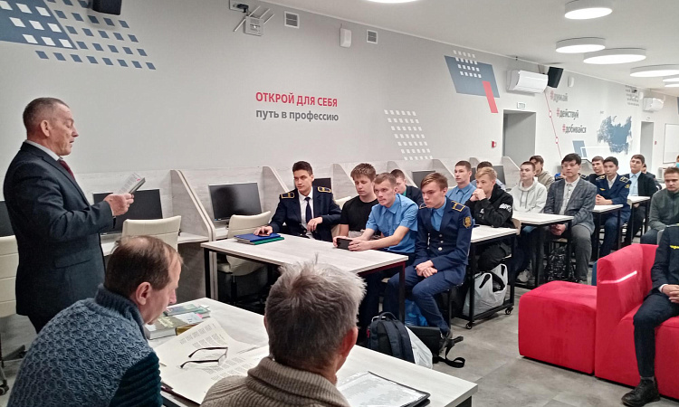 Творческие встречи с забайкальскими поэтами прошли в ЧТЖТ