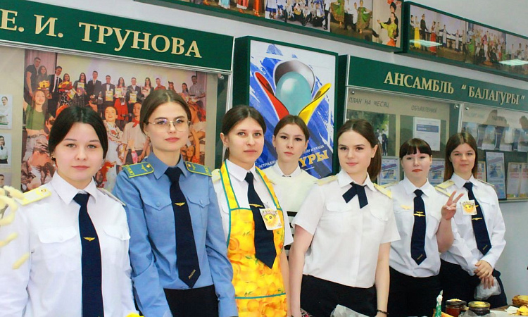 Благотворительная  ярмарка на масленичной неделе прошла в УУКЖТ ИрГУПС