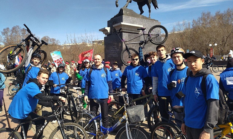 Студенты УУКЖТ ИрГУПС приняли участие в велопробеге "Звезда Победы"