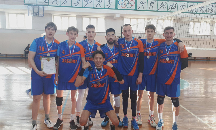 Мужская команда ЗабИЖТ успешно выступила на соревнованиях по волейболу