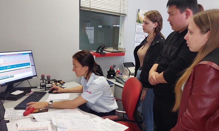 Студенты специальности ЭЖД побывали на станции Чита-1