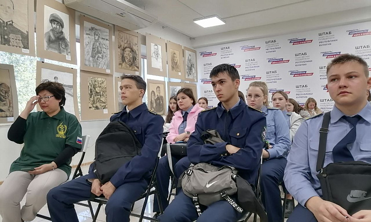 С нового учебного года вместе с коллегами КСВО начинаем цикл экскурсий, уроков мужества, посвященные героям нашего времени - участникам СВО.