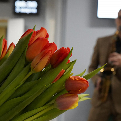 Женщин ИрГУПС поздравили с наступающим 8 марта