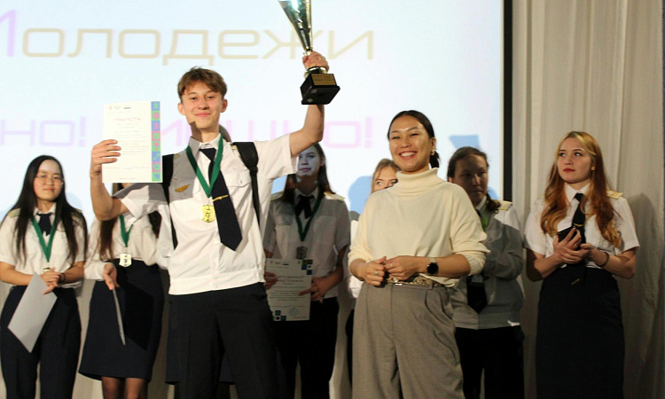 ПЕРВЫМ "ДВИЖЕНИЯ ПЕРВЫХ" ВРУЧЕНЫ ЗНАЧКИ!!! студентам УУКЖТ