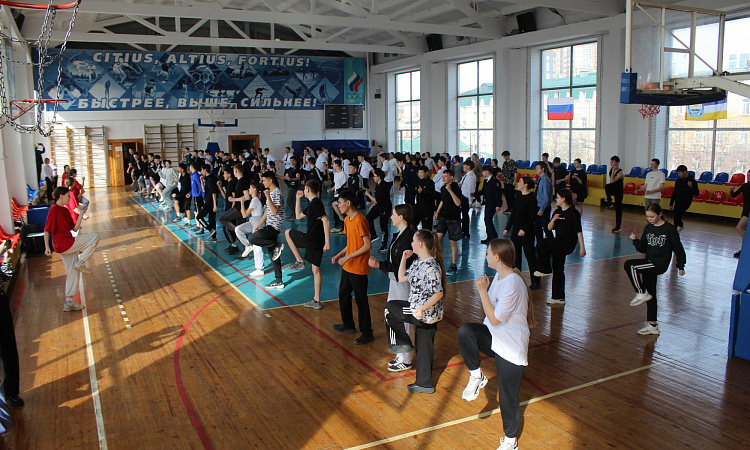 На зарядку становись! Масштабная зарядка от активистов Движения Первых УУКЖТ