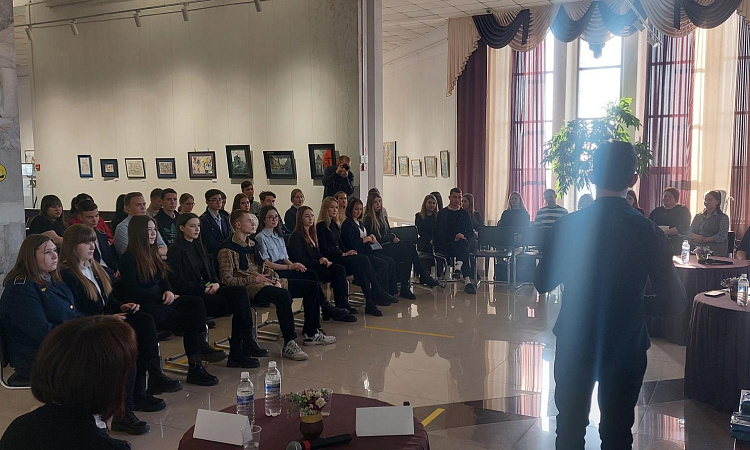 Студенты ЧТЖТ побывали на творческой встрече