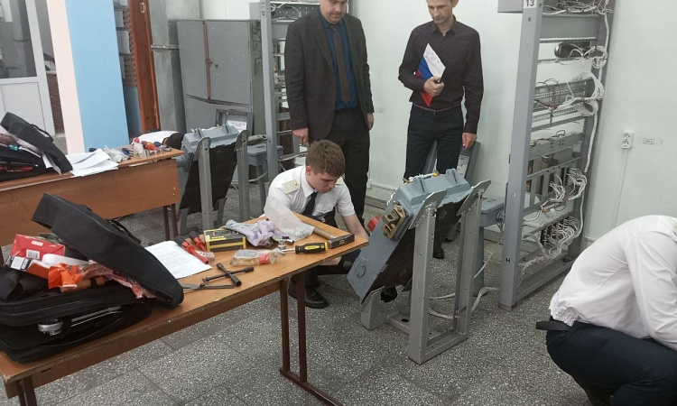 СДАЧА ДЕМОНСТРАЦИОННОГО ЭКЗАМЕНА в выпускных группах УУКЖТ ИрГУПС по специальности Автоматика и телемеханика на железнодорожном транспорте