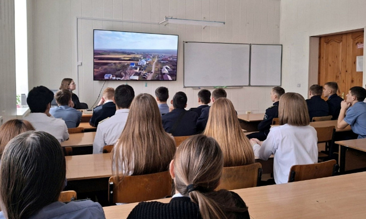 В УУКЖТ ИрГУПС прошел кинопоказ фильма "Волонтеры будущего".
