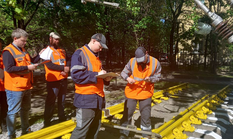 На базе Санкт-Петербургского техникума железнодорожного транспорта стартовал второй соревновательный день Итогового (Межрегионального) Чемпионата профессионального мастерства «Профессионалы» по компетенции «Обслуживание железнодорожного пути»