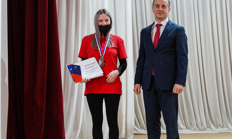 «Молодые профессионалы» (WorldSkills Russia).