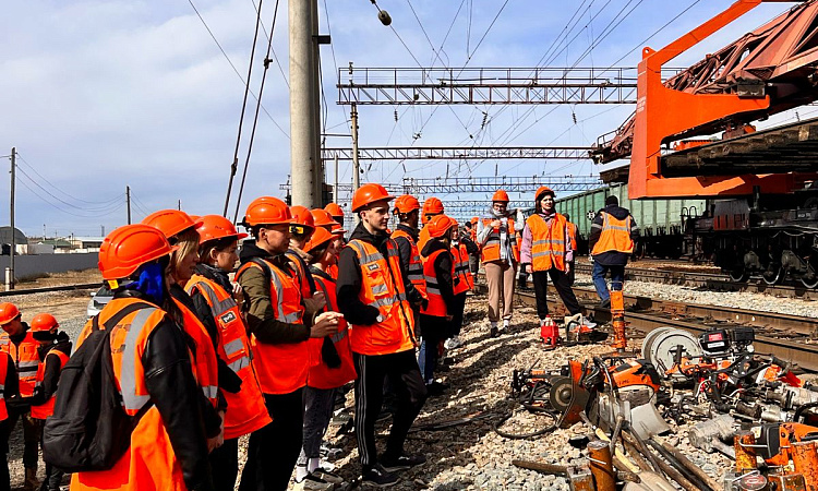 Выездное занятие для студентов ЧТЖТ прошло на ст. Кадала