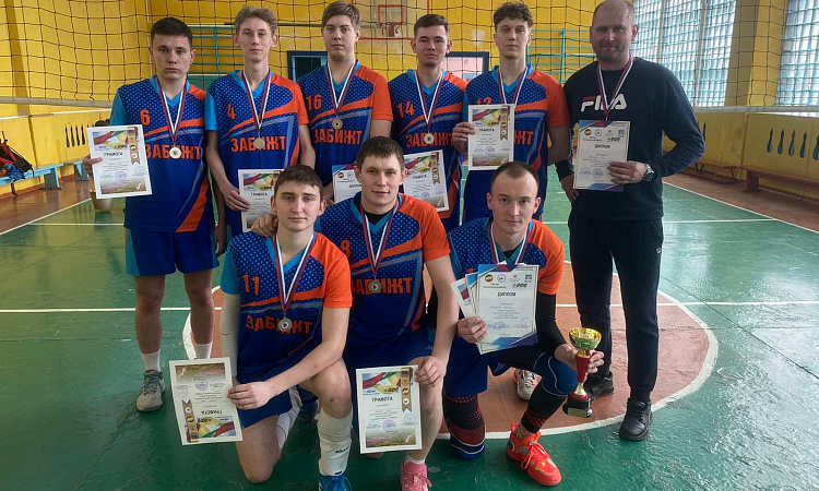 Сборная ЗабИЖТ стала серебряным призером турнира по волейболу