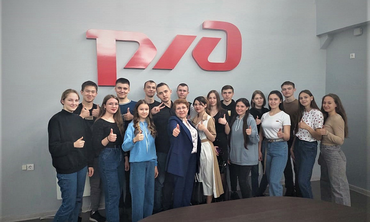 Студенты ЗабИЖТ побывали в Центре оценки, мониторинга персонала и молодежной политики Забайкальской железной дороги (ДЦОМП)