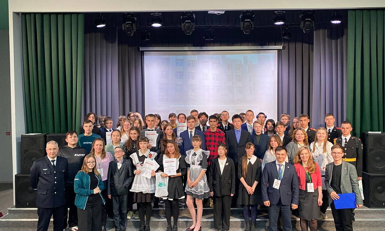 65 школьников представили свои научные работы на конференции «ЗабИЖТ Юниор 2023»