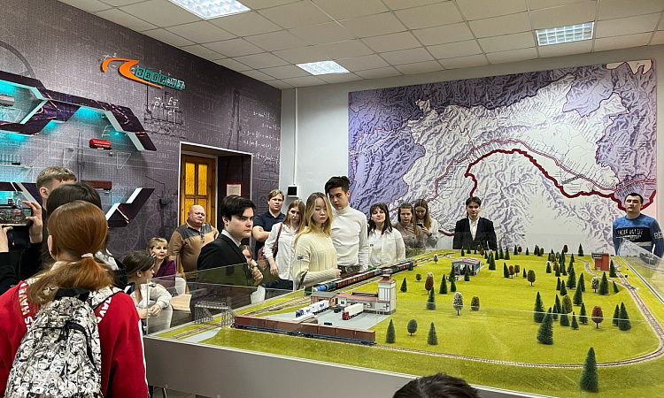 День открытых дверей для школьников прошел в ЗабИЖТ