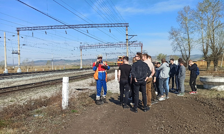 Выездное занятие для студентов специализации ЭЛС прошло на Забайкальской железной дороге