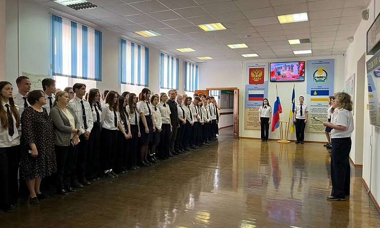 Майские недели встречает отделение УПС. Традиционно, торжественная линейка в колледже открывает двери новым свершениям!