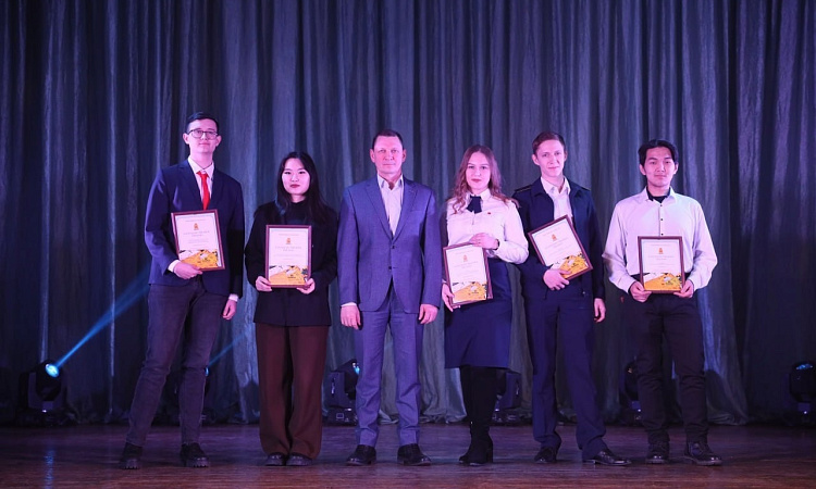 Председатель студенческого самоуправления УУКЖТ ИрГУПС получила Благодарственное письмо от мэра города Улан-Удэ