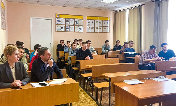 Участники студотрядов Забайкалья приступили к обучению по рабочим профессиям.