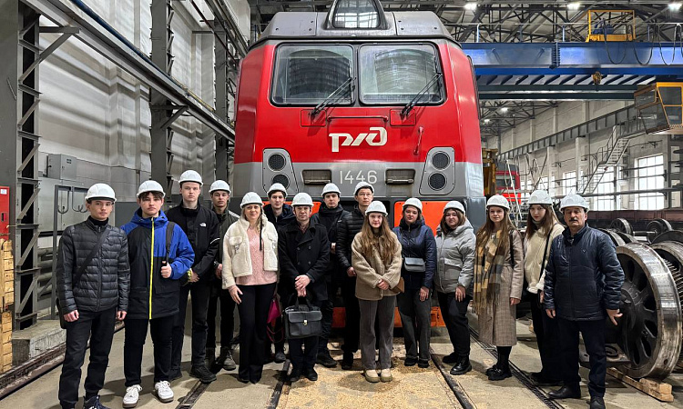 Студенты ЗабИЖТ побывали в «ЛокоТех-Сервисе»