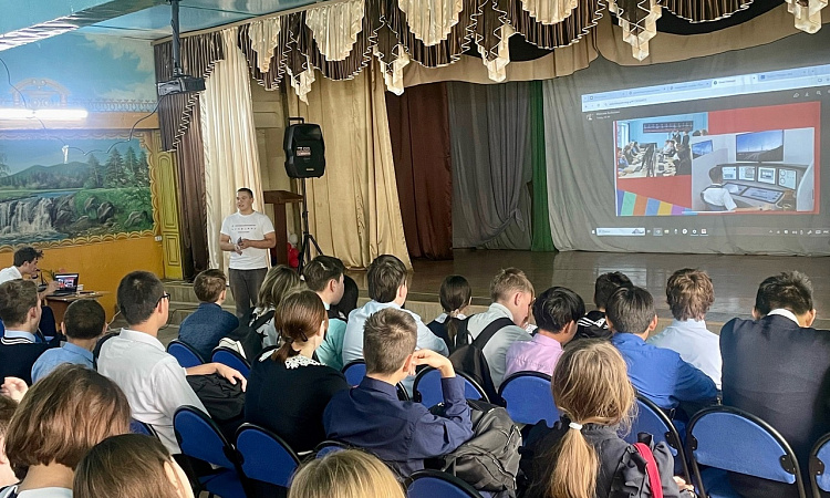 В рамках проведения Всероссийского классного часа «Профессионалитет: ты в хорошей компании!» 30.09.2024 г. состоялась профориентационная встреча с учениками МАОУ «СОШ №31 имени П.Т. Харитонова» г. Улан-Удэ