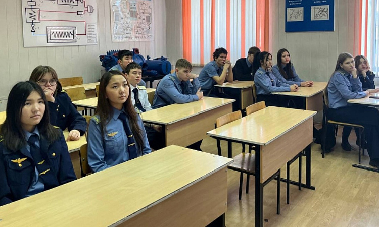 В УУКЖТ ИрГУПС проходят лекции Студенческой Лиги лекторов РБ