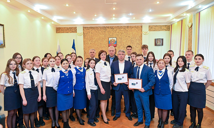 ИСТОРИЧЕСКОЕ СОБЫТИЕ В УУКЖТ В Бурятии погасили марку к 50-летию БАМ.