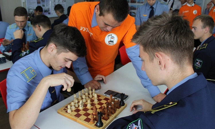 Соревнования по шахматам открыли спартакиаду "БАМ - Будущее Активной Молодежи!» в УУКЖТ ИрГУПС.