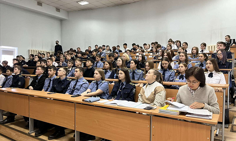 Целевая программа "Молодежь  ОАО "РЖД (2021 -2025 гг.) "  для обучающихся первого курса УУКЖТ проведен День ОАО "РЖД"в онлайн формате.