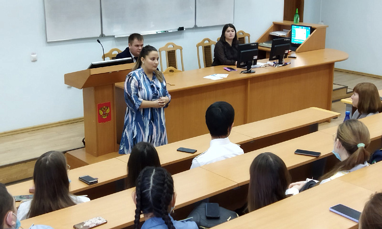   2 декабря 2021 в УУКЖТ состоялась встреча обучающихся 3 и 4 курсов с представителями ДЦС-3