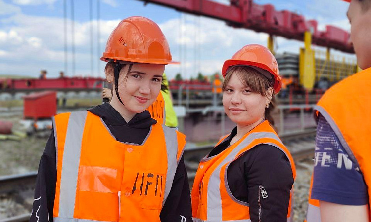 Выездное занятие у студентов ЗабИЖТ прошло на перегоне Маккавеево-Дарасун