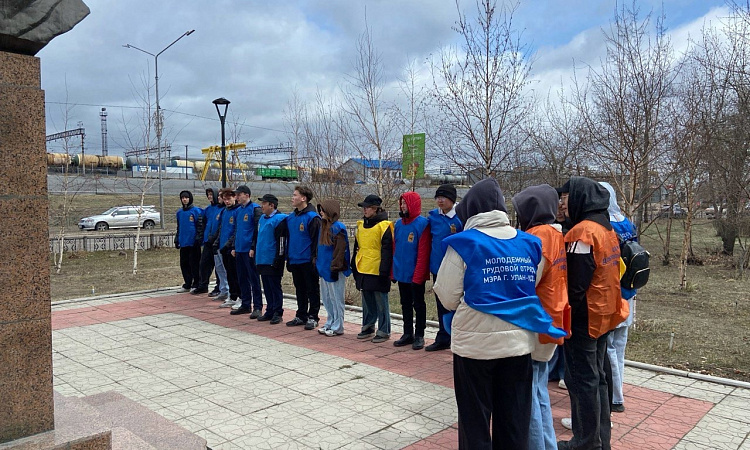 Студенты УУКЖТ ИрГУПС в отряде мэра