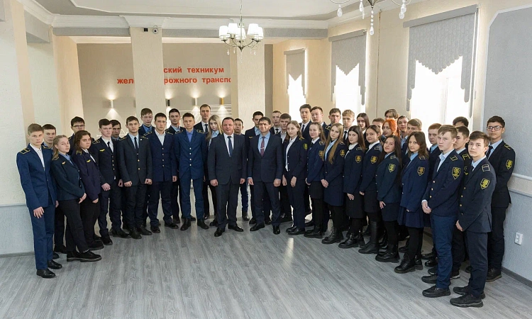 В Читинском техникуме железнодорожного транспорта прошла встреча с начальником ЗабЖД