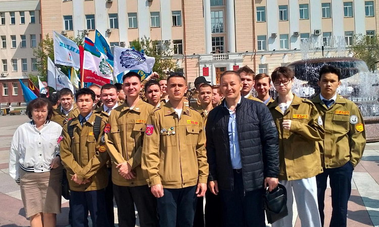 Слушатели отделения ПП и ПК УУКЖТ ИрГУПС приняли участие в Марше готовности студотрядов к открытию III трудового сезона- 2024