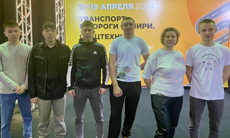 17 апреля в Сибэкспоцентре начала работу выставка «Транспорт и дороги Сибири. Спецтехника»