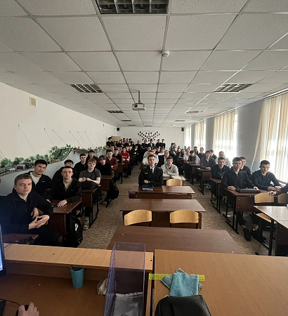 Факультет допобразования ЗабИЖТ организовал встречу студентов с представителями РСО