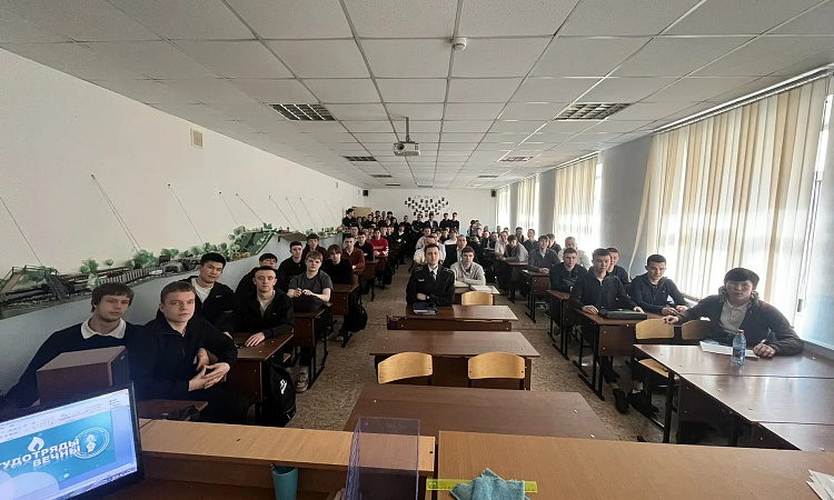 Факультет допобразования ЗабИЖТ организовал встречу студентов с представителями РСО