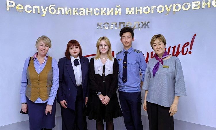 Лекторы Студенческой лиги лекторов РБ "Студенческий лекторий" посетили Республиканский многоуровневый колледж с лекцией "БАМу- 50 лет"