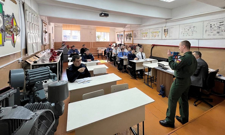 Встреча студентов УУКЖТ ИрГУПС с представителями пункта отбора на военную службу по контракту Восточного военного округа (г.Улан-Удэ)