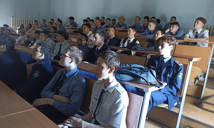 В УУКЖТ ИрГУПС прошел тематический кинопоказ, посвященный Дню космонавтики