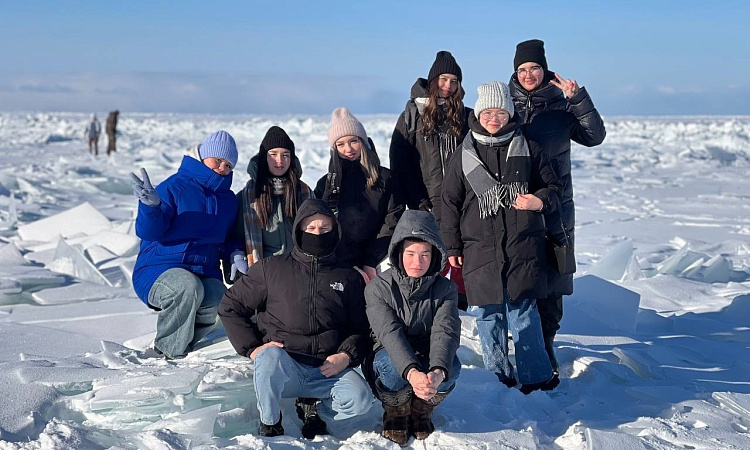 Студенты УУКЖТ ИрГУПС насладились красотой Байкала