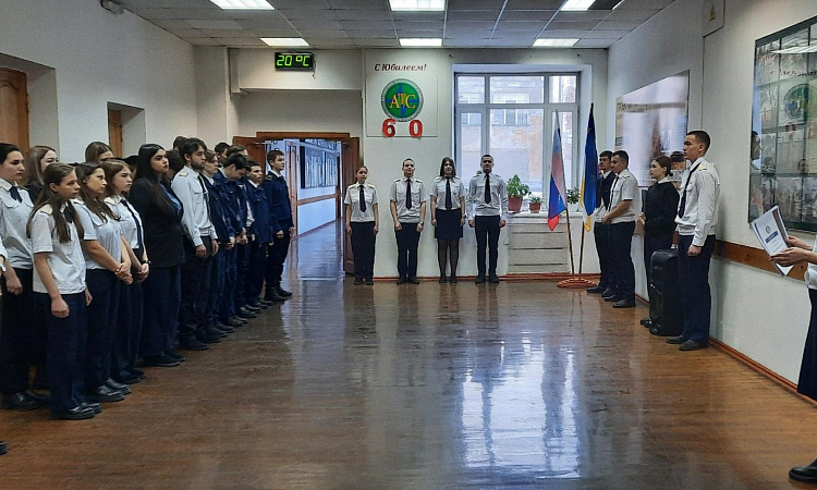 Понедельник. Первая весенняя линейка. УУКЖТ ИрГУПС.