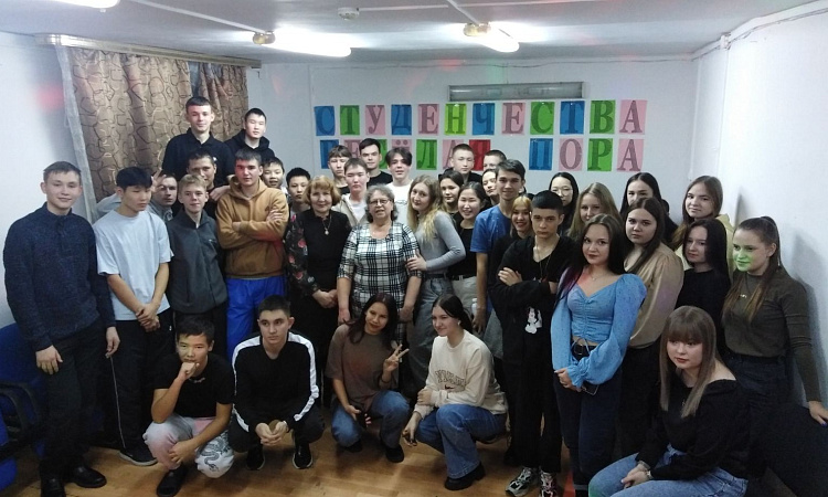 В общежитии УУКЖТ ИрГУПС провели мероприятие, посвященное Дню российского студенчества!