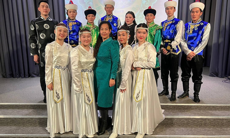 Коллектив «Номингэрэл» провел отчетный концерт