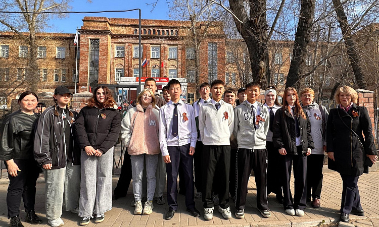 9 мая студенты УУКЖТ присоединились к праздничным мероприятиям, посвященным Великой Победе.