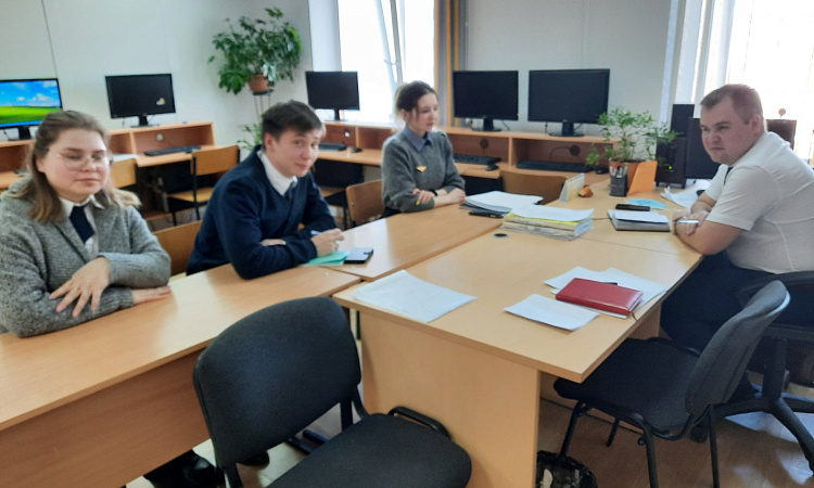 Встреча студентов колледжа специальности 23.02.01 с заместителем начальника Улан-Удэнского центра организации работы железнодорожных станций Родионовым Е.Д.