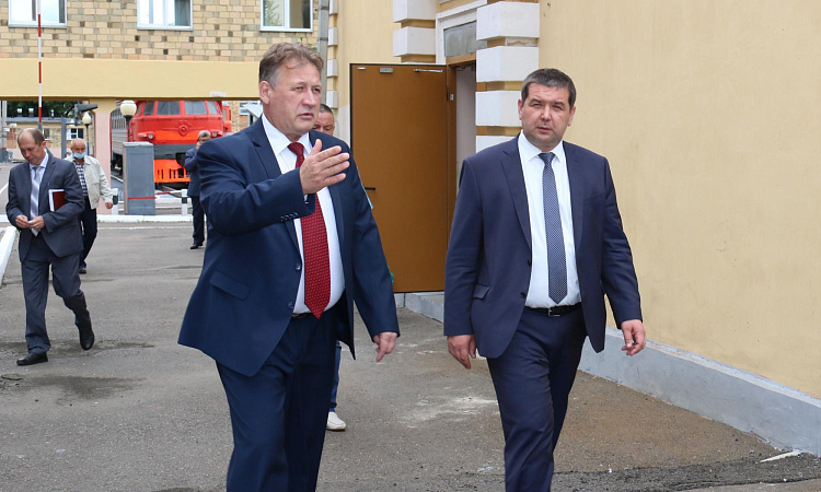 Начальник КрасЖД Алексей Туманин посетил Красноярский институт железнодорожного транспорта